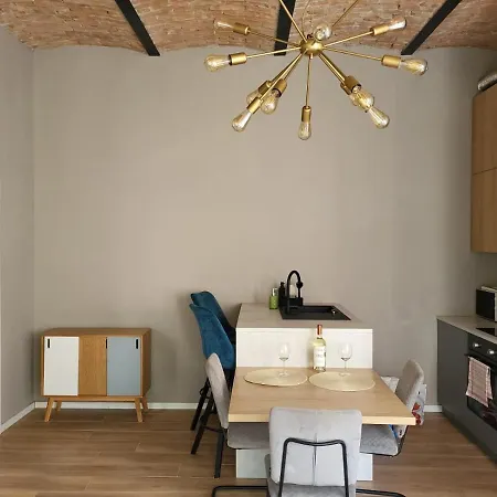 Διαμέρισμα Quiet Oasis In Center *